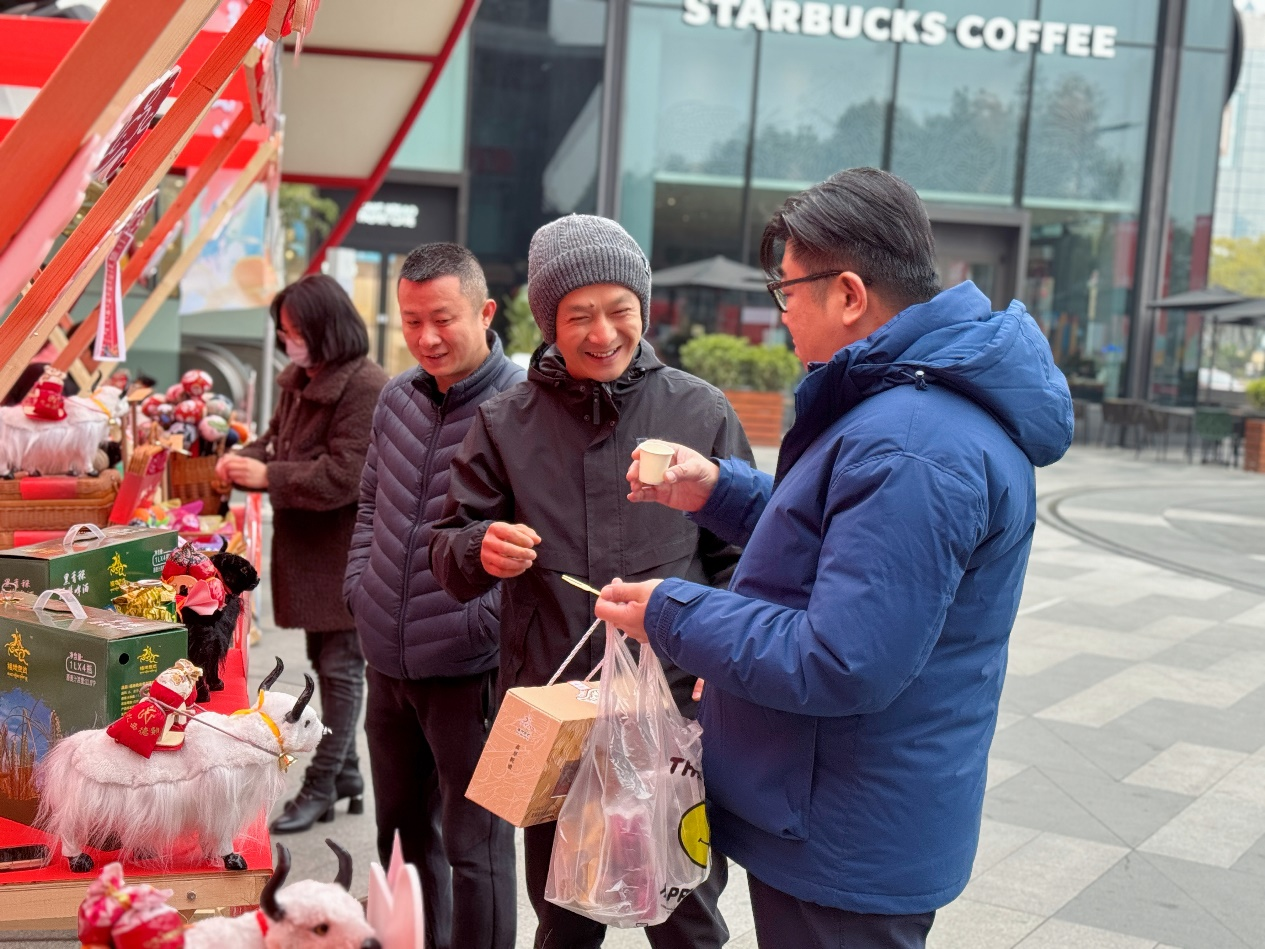 金马草原用心帮扶 雪域高原助力振兴  ——记温江对口帮扶干部王超