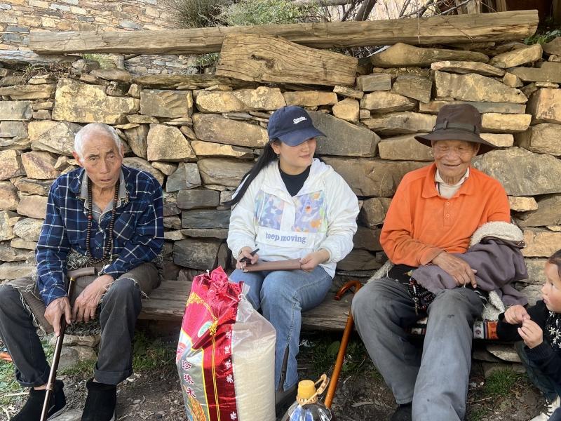 ཛམ་ཐང་རྫོང་དུ་འོས་འགན་སྨན་བཅོས་བྱེད་སྒོ་སྤེལ་བཞིན་འདུག