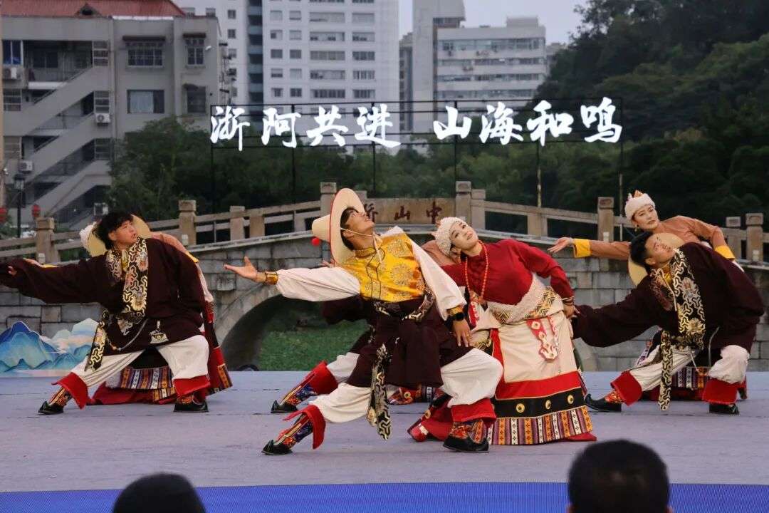 ཝུན་ཀྲོའུ་རུ་མཛོད་དགེའི“རྨ་ཀླུང་མཛེས་ར”འོས་སྦྱོར་བྱེད་སྒོ་སྤེལ།