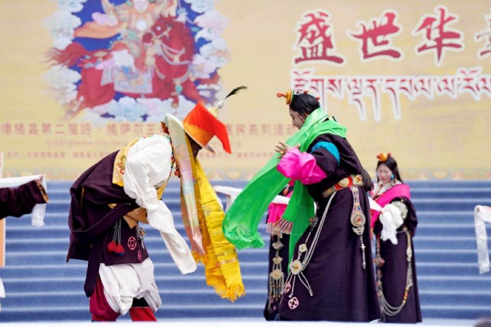 从草原牧场到文化舞台：德格这场展演让“民间艺术家”登上舞台