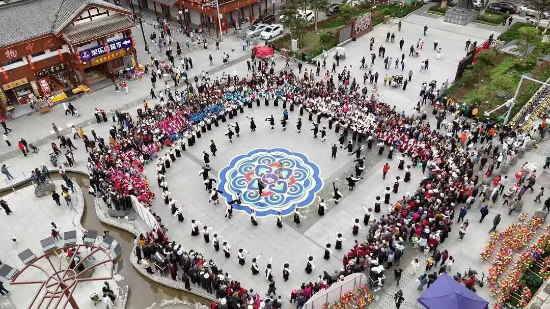 ཟུང་ཆུ་རྫོང་གིས་སྐོར་བྲོ་རིག་གནས་ཀྱི་དམངས་ཕན་མཛའ་འབྲེལ་བྱེད་སྒོ་སྤེལ།