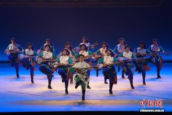 中国首部踢踏舞剧《扎西夏卓》在京首演 用舞步丈量历史脉络