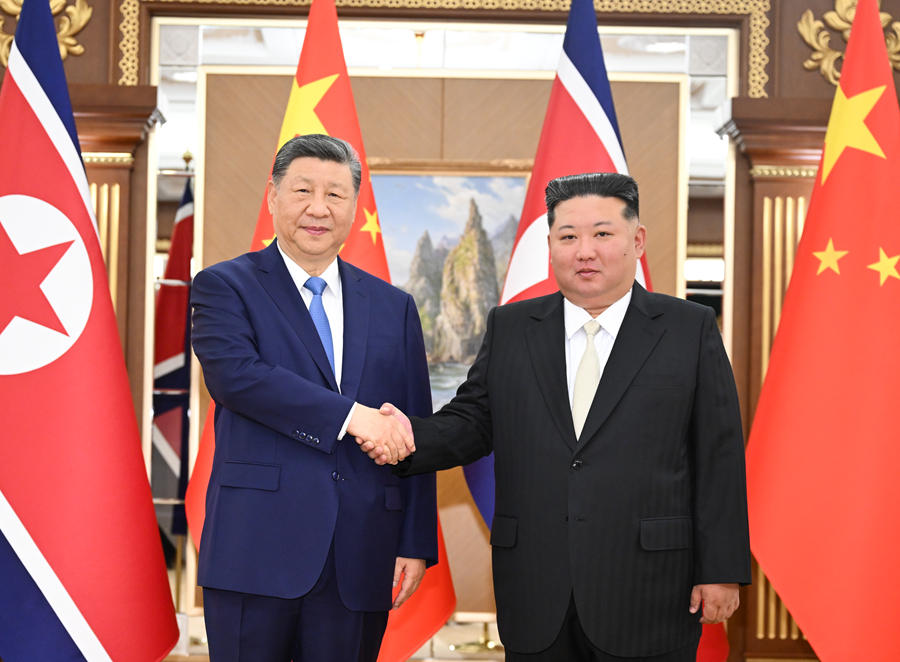 ཞི་ཅིན་ཕིང་དང་ཅིན་ཀྲེང་ཨེན་གྱིས་མཇལ་མོལ་གནང་བ།