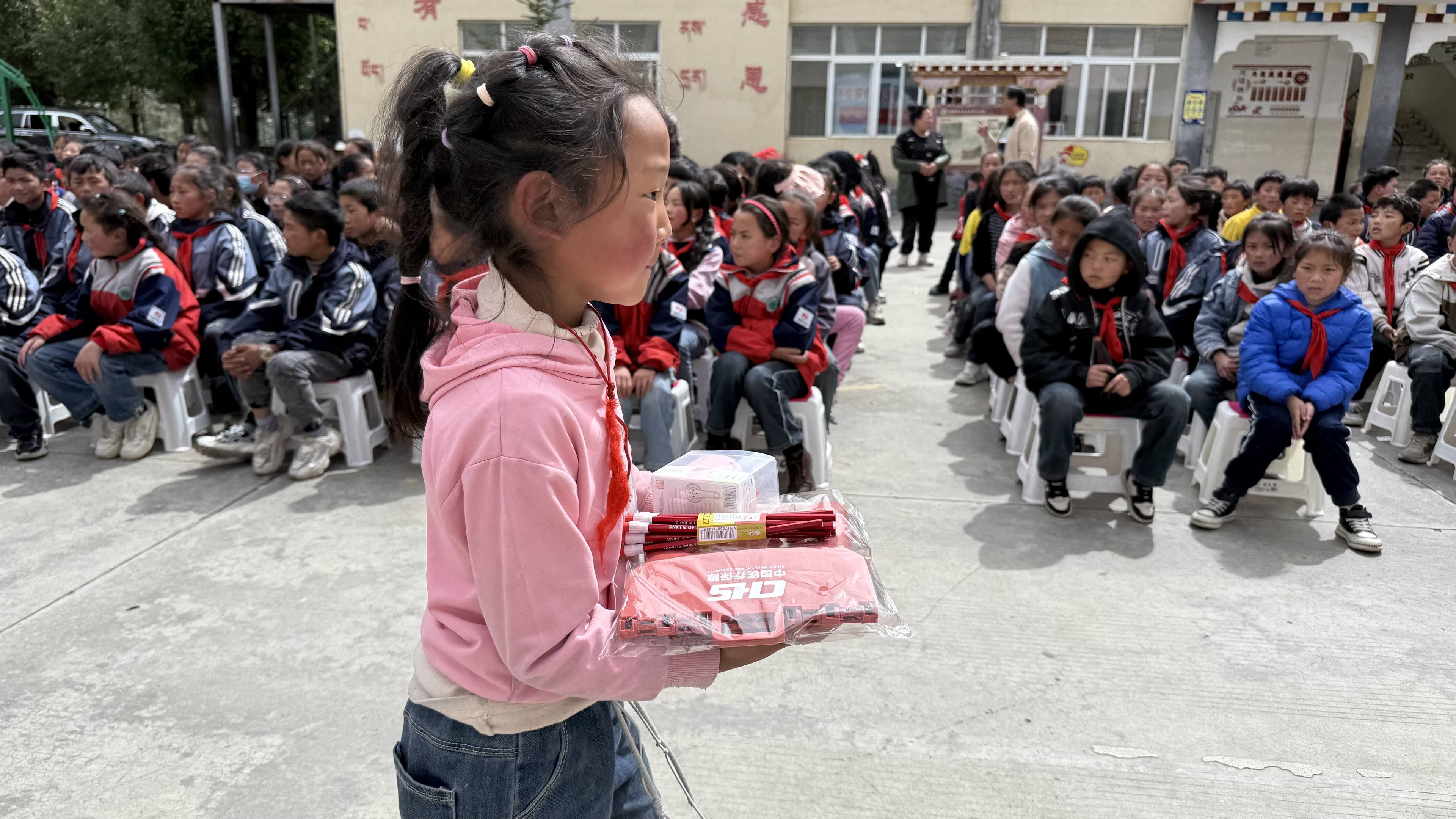 ཝང་ཞའོ་ཧུའེ་དཀར་མཛེས་ཁུལ་དུ་ཕེབས་ནས་རྟོག་ཞིབ་གནང་།