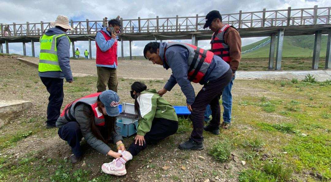 ཞོད་འགོག་ཆུ་རགས་བརྟན་པོ་བསྐྲུན་ནས་རིག་ལྗོངས་བདེ་འཇགས་ལ་འགན་སྲུང་བྱས།