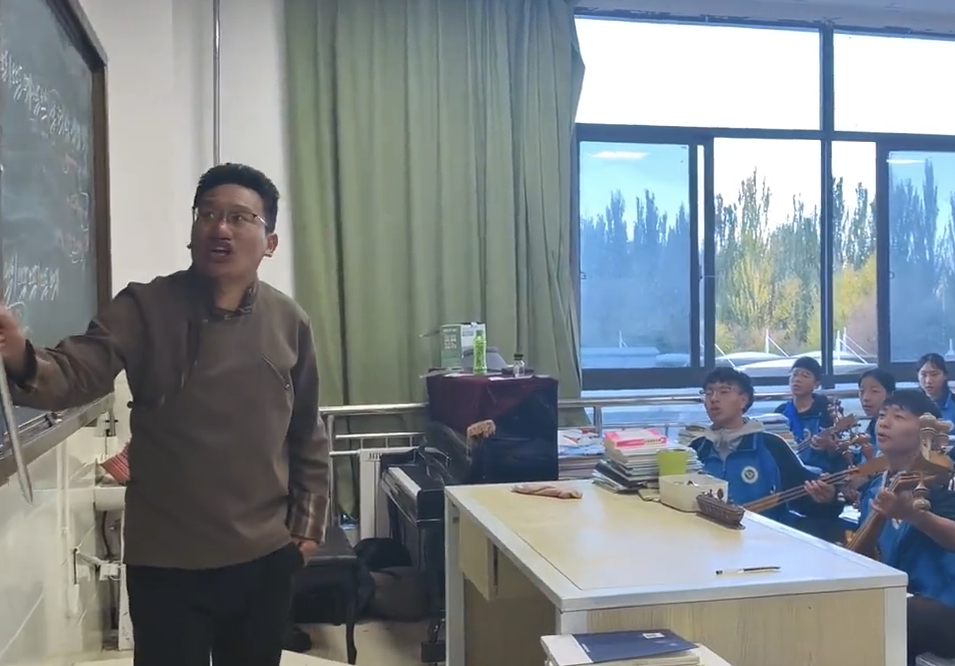 #拉萨一职的扎念课堂 #扎念 ལྷ་ས་ལས་རིགས་ལག་རྩལ་སློབ་གྲྭ་དང་པོའི་སྤྲོ་སྣང་རོལ་དབྱངས་སློབ་ཚན།