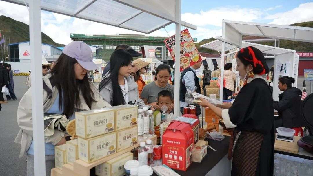 非遗活态传韵 赛事激活甘孜文旅