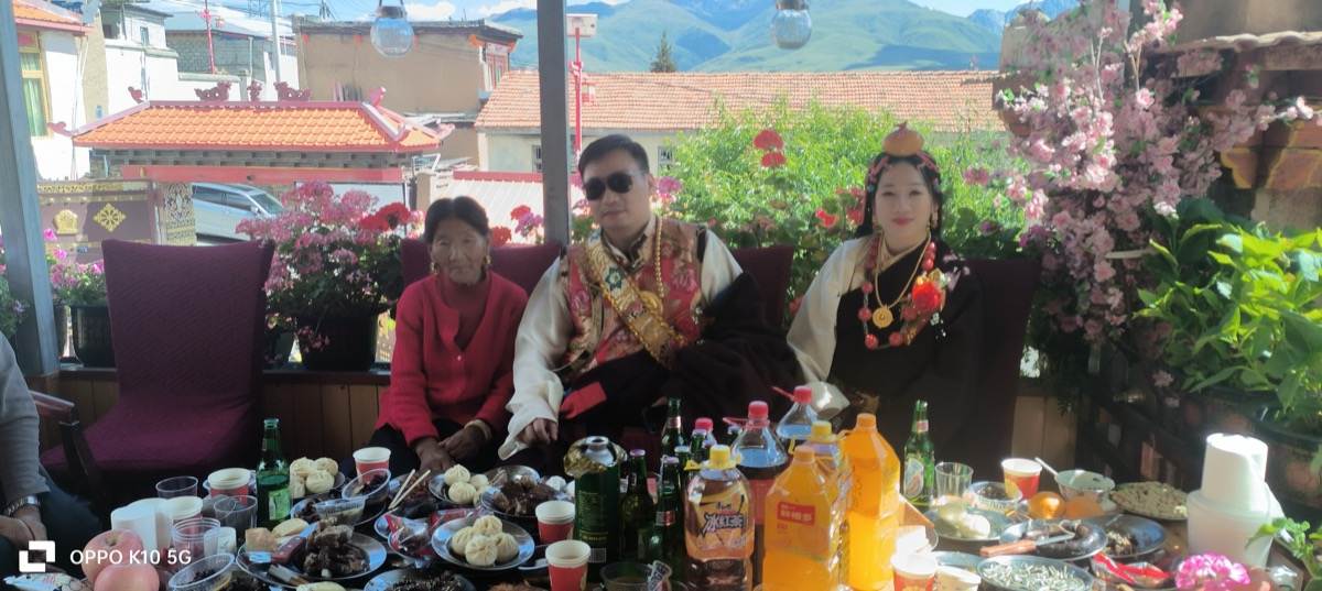 从几张藏床到藏式民宿：一位甘孜村民的奋斗历程