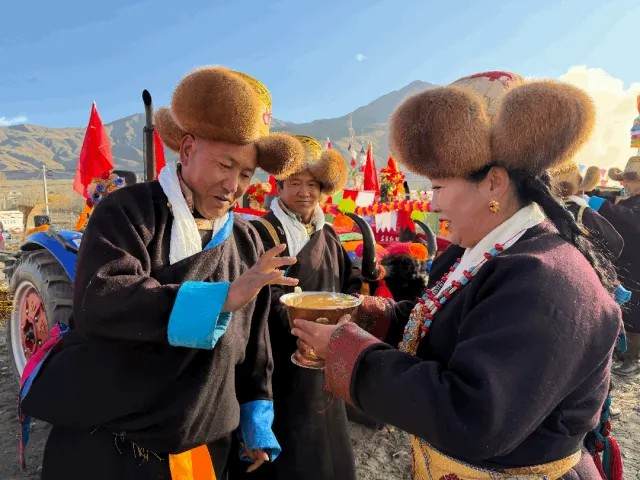 རྨོད་གཉའ་གཅོག་པའི་བསྐལ་བཟང་རྫོགས་ལྡན་གྱི་དུས་འདིར།