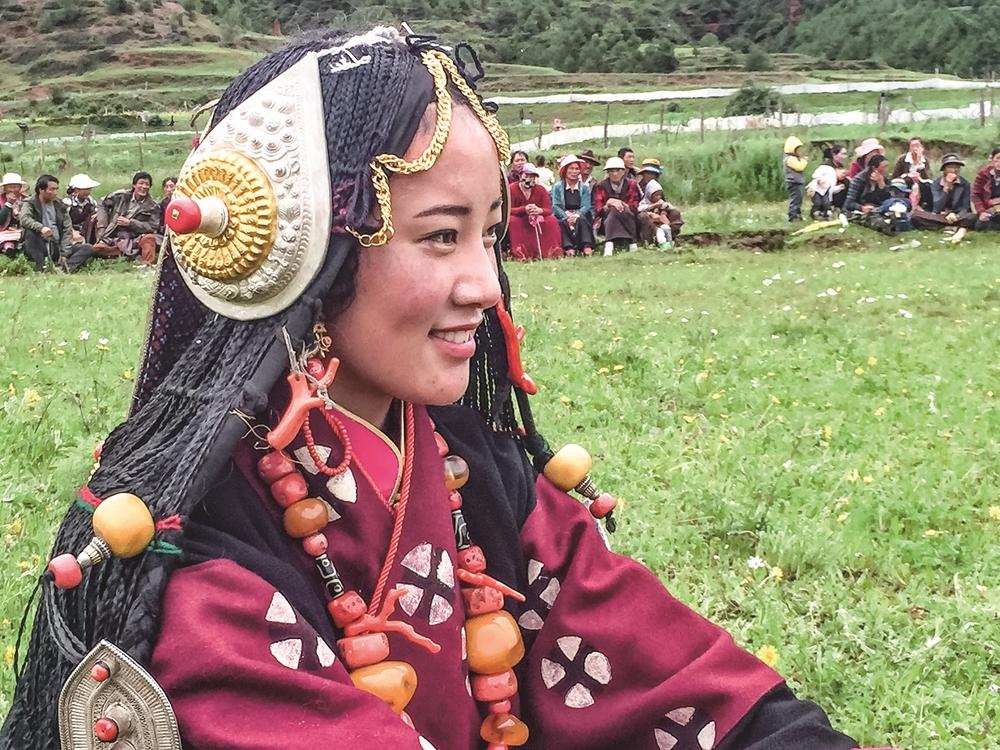 ༄༅།།གླིང་སྒྲུང་གི་མི་སྣ་ངོ་སྤྲོད་ལས་མེ་བཟའ་འབུམ་སྐྱིད།
