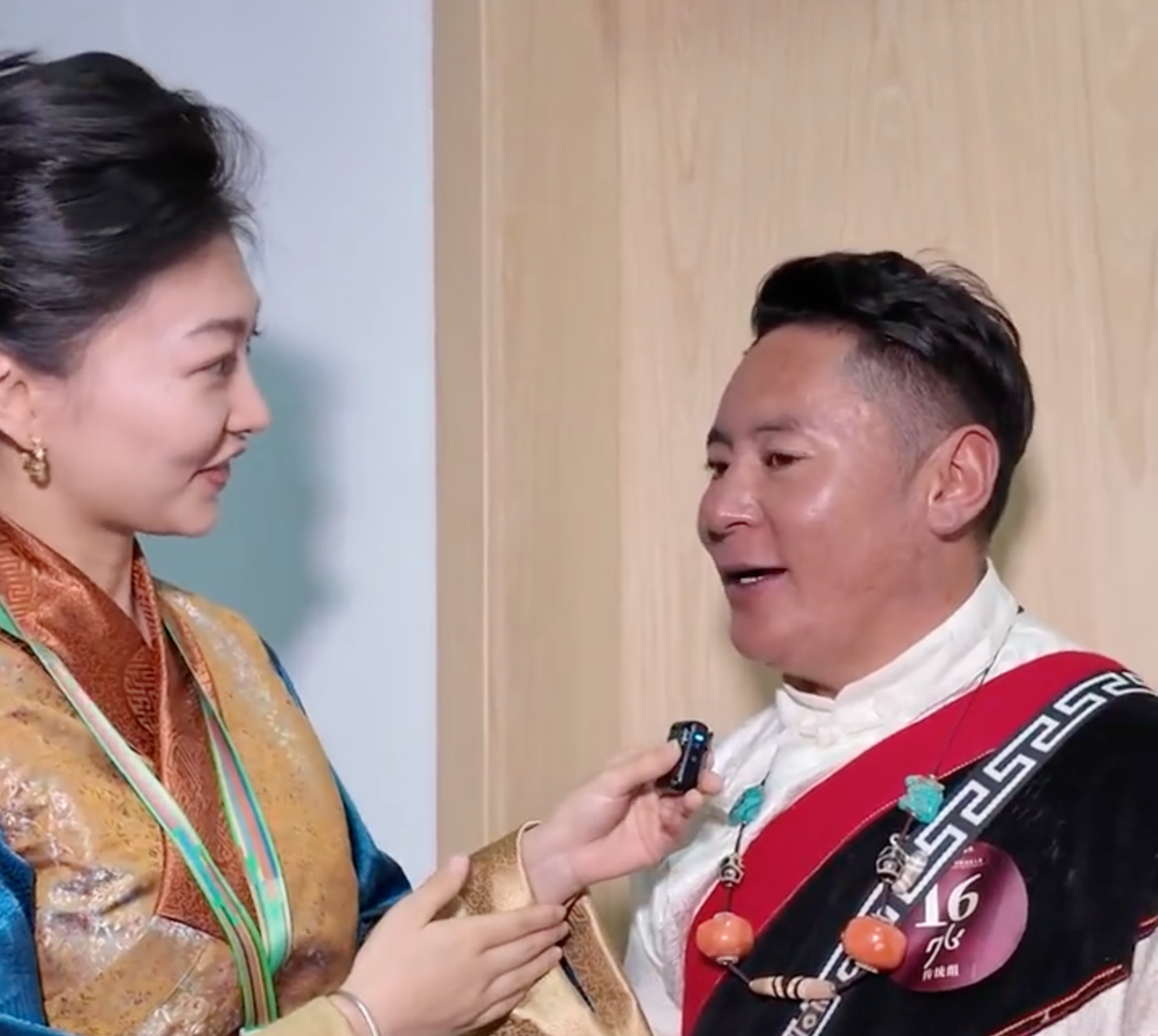 #第三届高原民族服饰文化艺术系列展演大赛传统组第一名出炉！#炉霍非遗技艺产业园 #2026年炉霍望果丰收民俗活动 མཐོ་སྒང་མི་རིགས་རྒྱན་གོས་བཤམ་སྟོན་འགྲན་བསྡུར་ཆེན་མོ་སྐབས་གསུམ་པ་ལས་སྲོལ་རྒྱུན་ཚན་ཁག་གི་ཨང་དང་པོ།